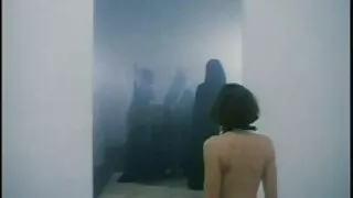 Покоївка відео порно сайт Кейсі Калверт мастурбує свою кицьку, поки не приїдуть господарі.