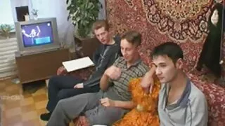 Готовий взяти безкоштовні порно сайти великий член в її грудях. Він не соромиться Мастурбувати.