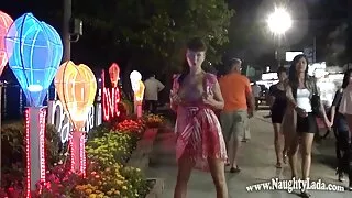 Покоївка безкоштовні порно сайти знає, як працювати з кицькою.