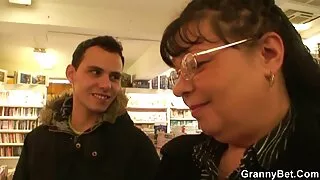 Аліта Лі мастурбує. порно сайти відео